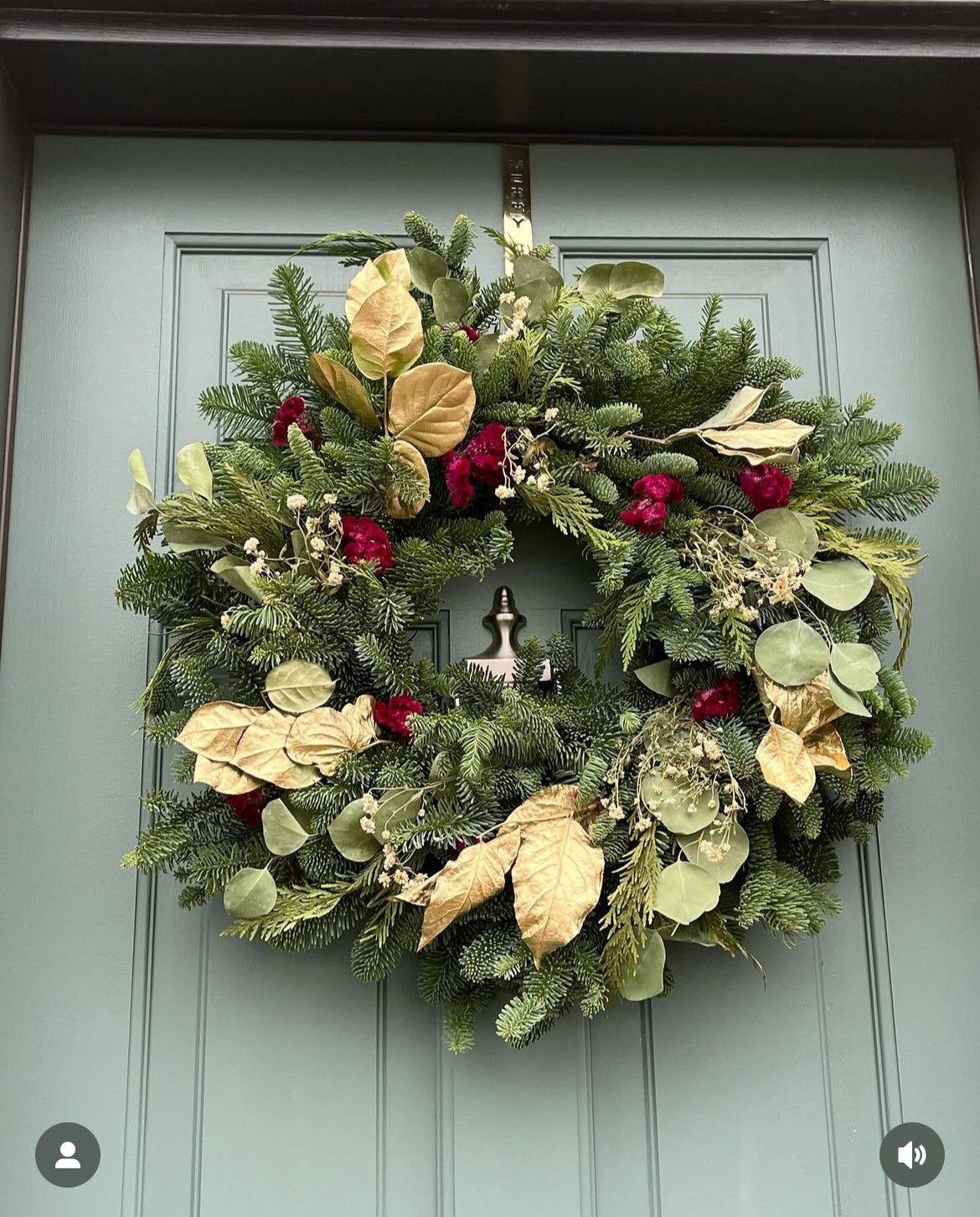 Golden Garden fresh Christmas Wreath 22 inches